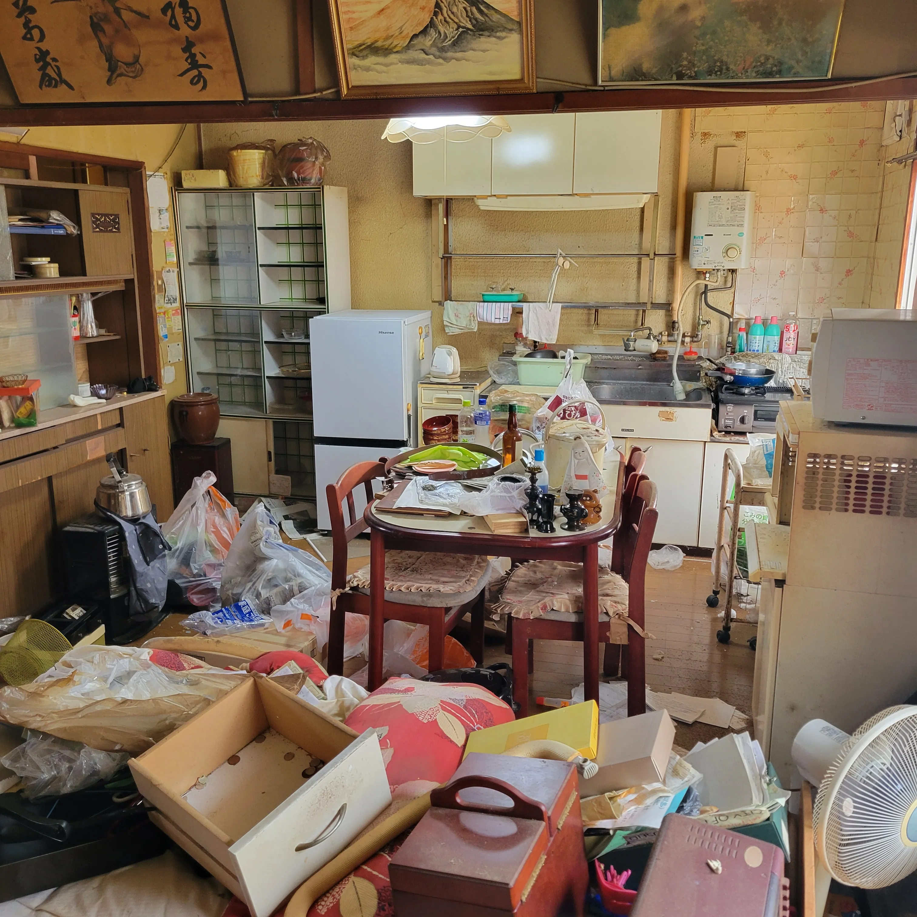 北九州市小倉南区の市営団地の遺品整理作業 画像5