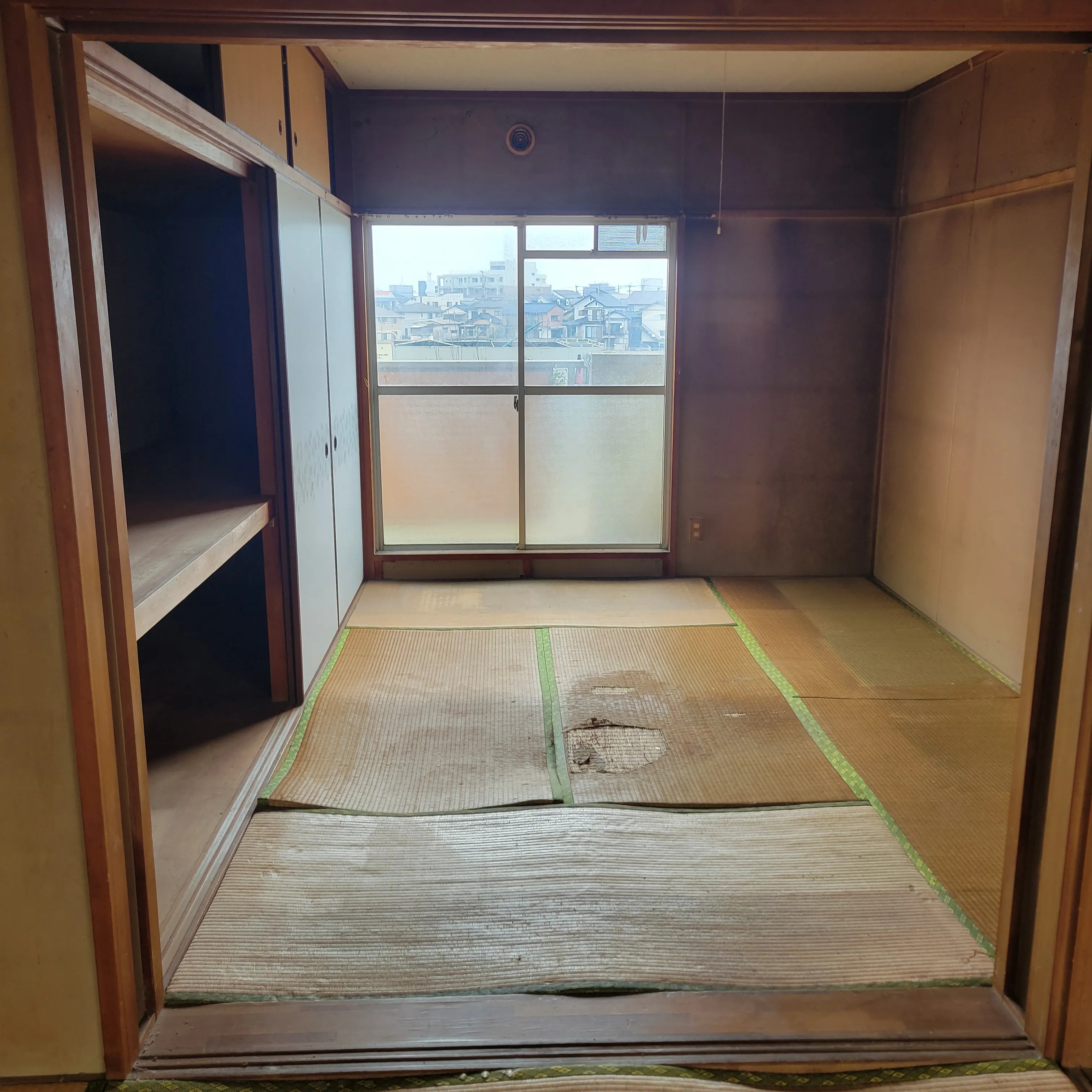 北九州市小倉南区の市営団地の遺品整理作業 画像3