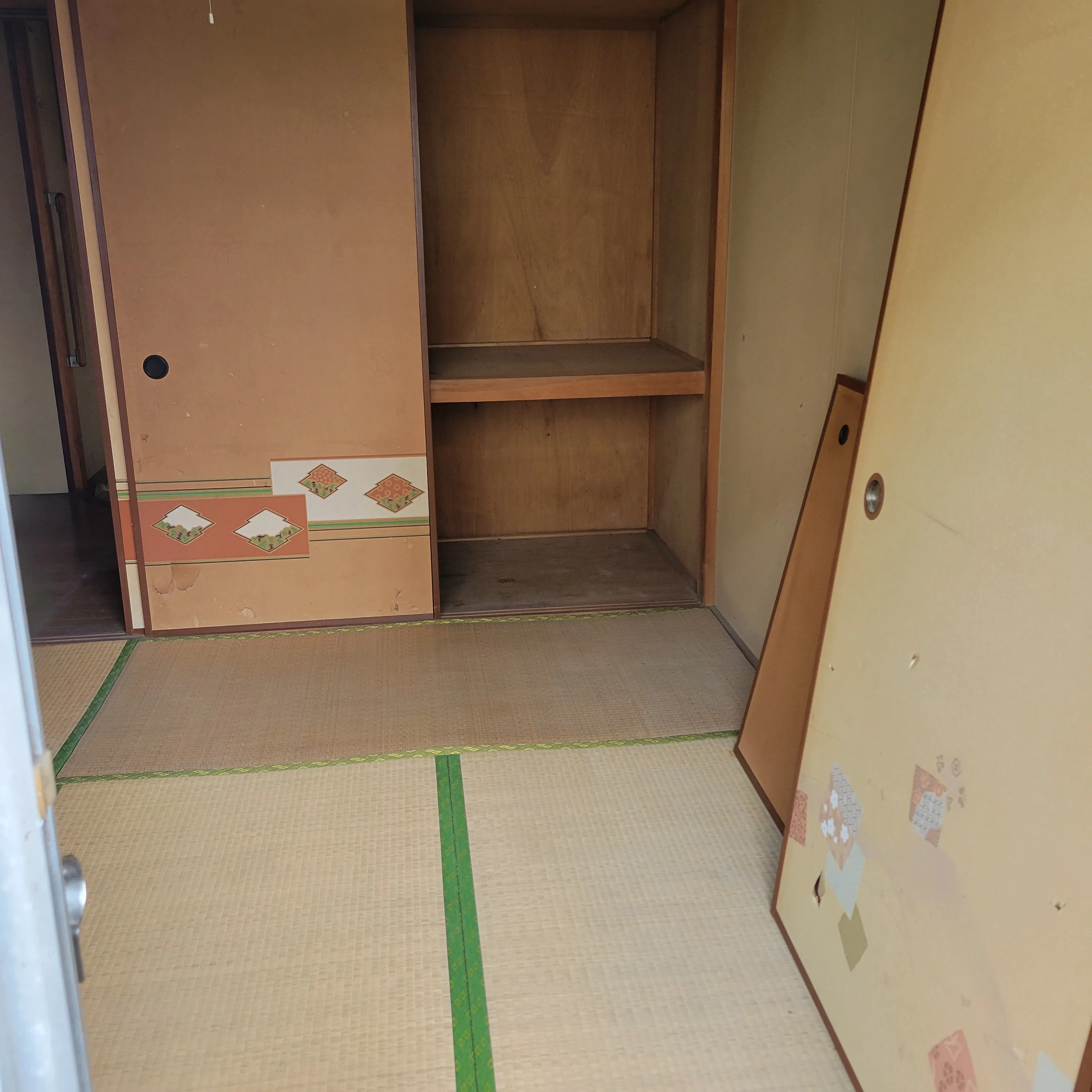 北九州市小倉南区の市営団地の遺品整理作業 画像2