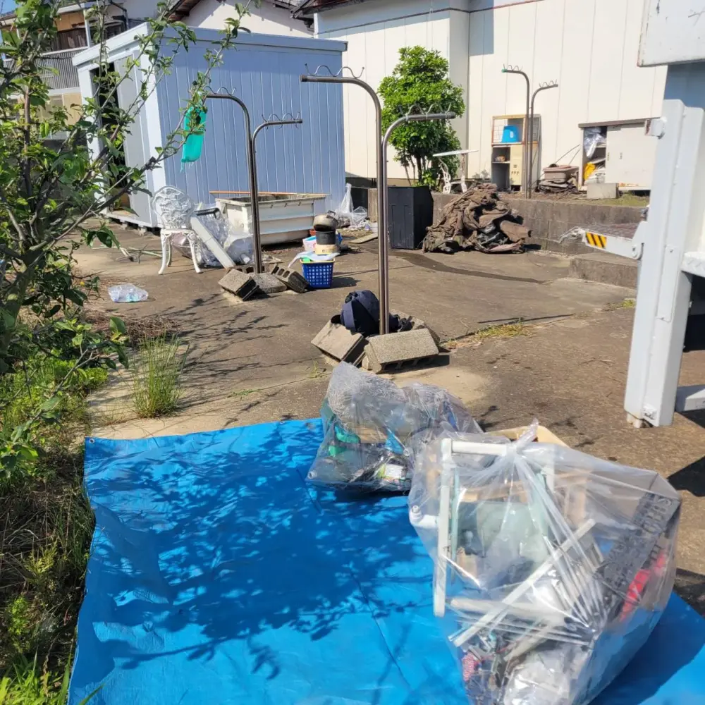 遠賀郡芦屋町の倉庫外回りの粗大ゴミ・不用品の回収 画像3