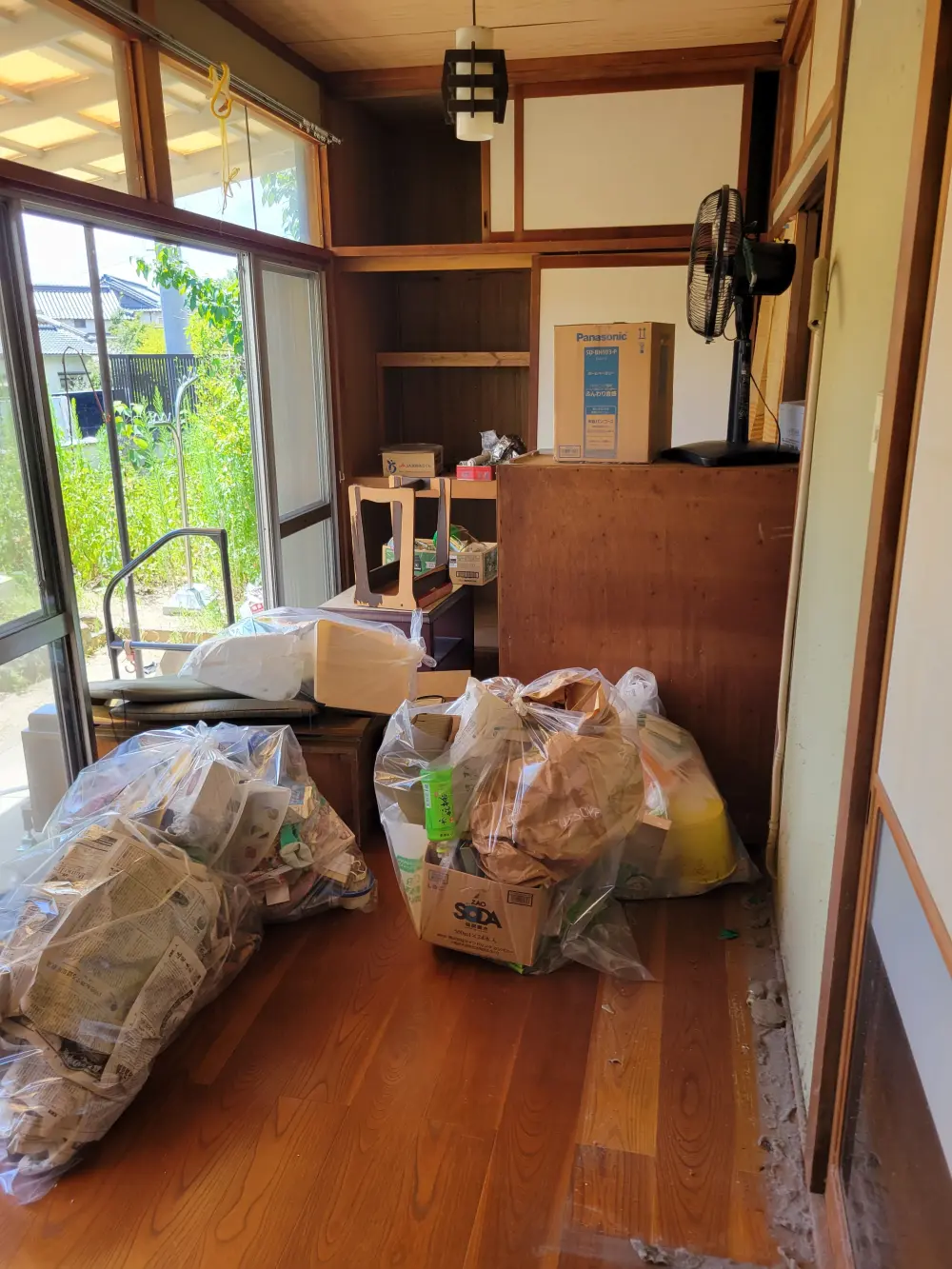 遠賀郡水巻町で不用品、粗大ゴミ外回り片付けの依頼をいただきました 画像1