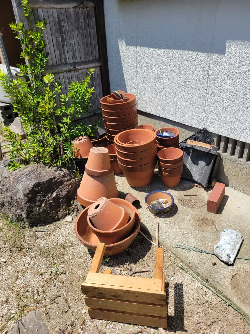 遠賀郡水巻町で不用品、粗大ゴミ外回り片付けの依頼をいただきました 画像4