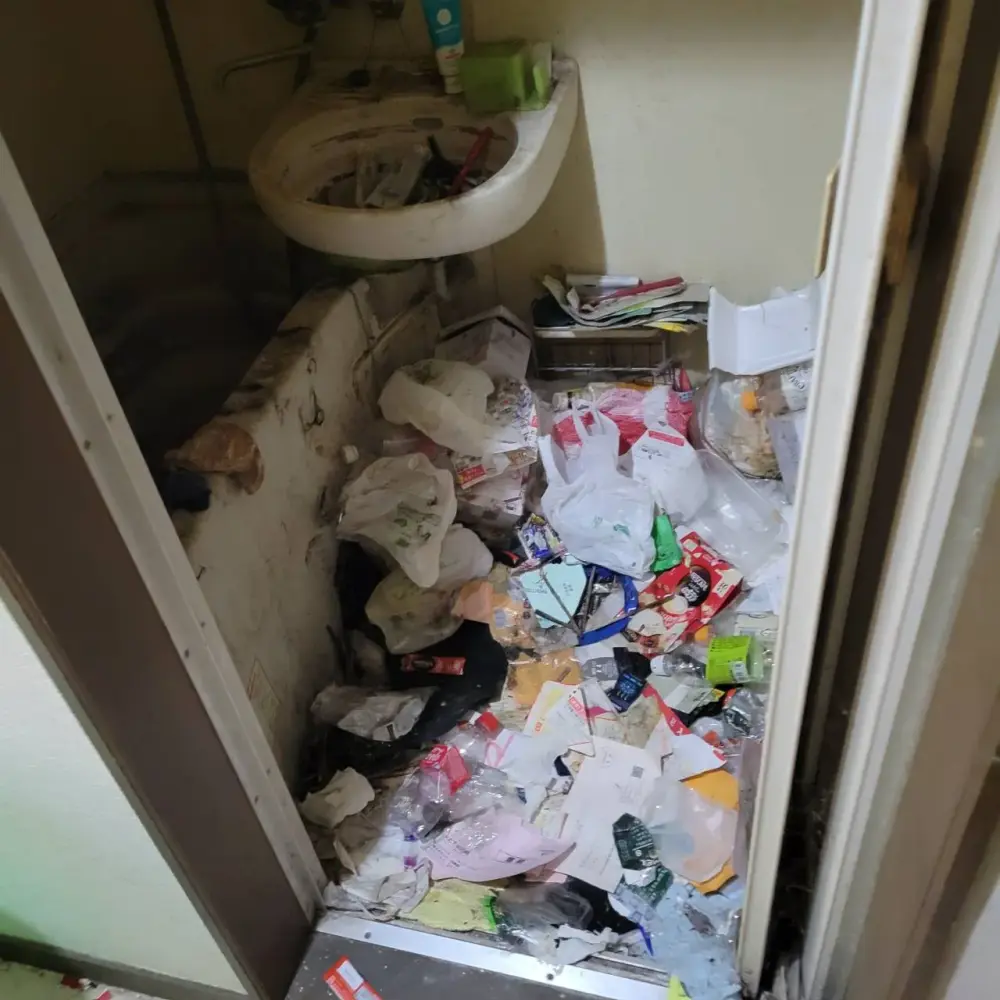 北九州市八幡西区の1Kゴミ屋敷の片付け 画像7