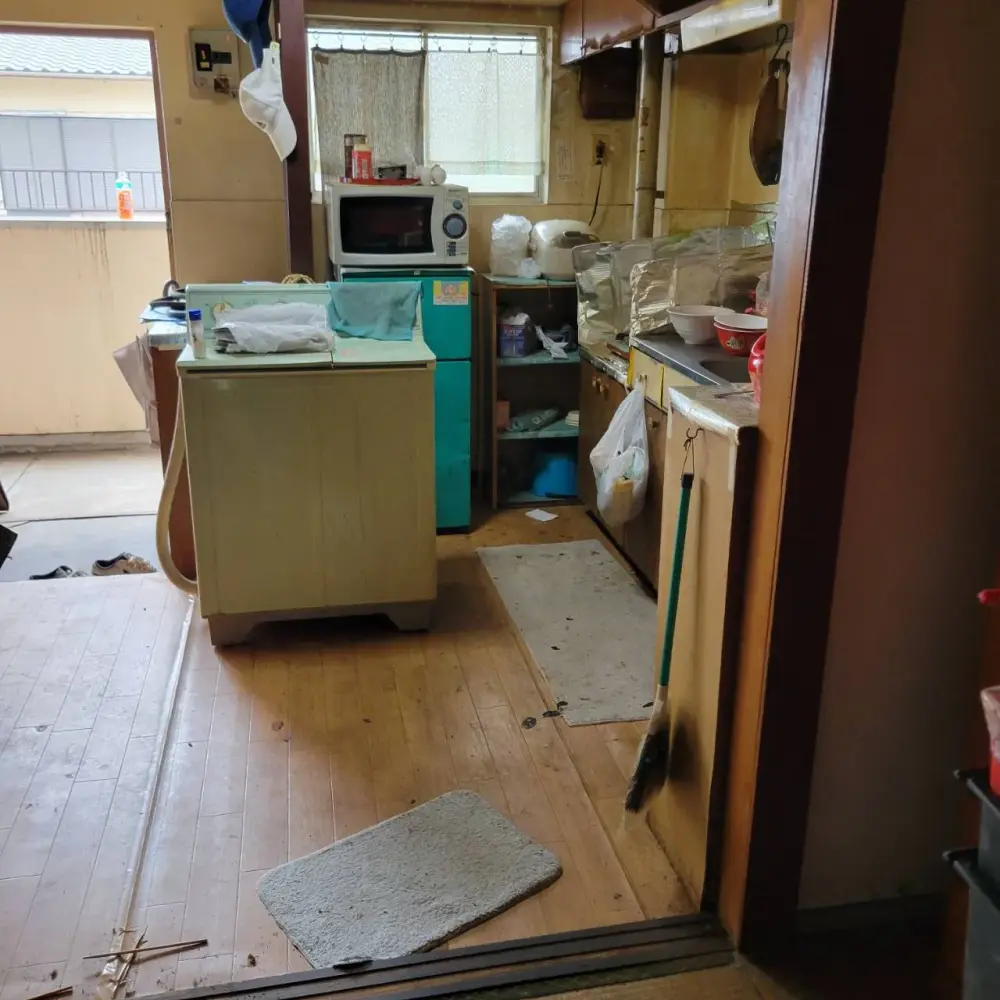 北九州市小倉北区の孤独死の遺品整理 画像3